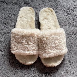 EUC Minnetonka slippers